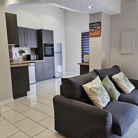Agreable Logement Avec Terrasse Saint-Victoret Bagian luar foto