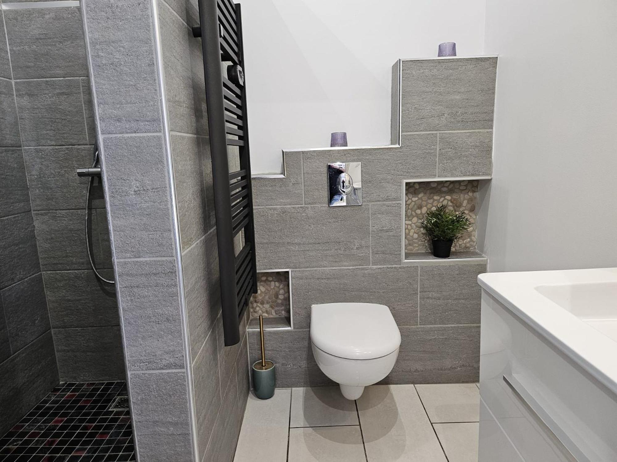 Agreable Logement Avec Terrasse Saint-Victoret Bagian luar foto